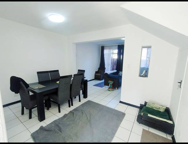 2 BEDROOM TOWNHOUSE FOR SALE IN BRACKENHURST